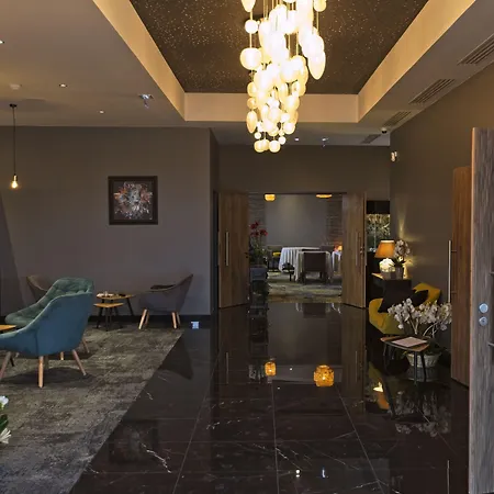 & Restaurant La Maison Des Bles Hotel 4*